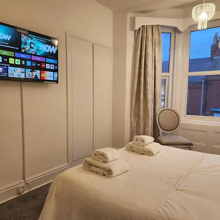 Hébergement de vacances 66 Tennyson Avenue - 3 Bed House With Courtyard