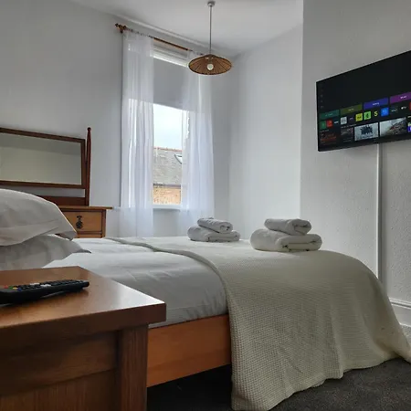 Hébergement de vacances 66 Tennyson Avenue - 3 Bed House With Courtyard Scarborough