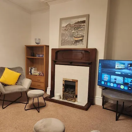 66 Tennyson Avenue - 3 Bed House With Courtyard Hébergement de vacances