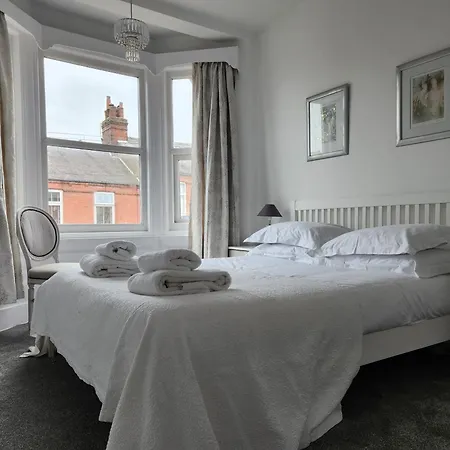 펜션 66 Tennyson Avenue - 3 Bed House With Courtyard 스카버러